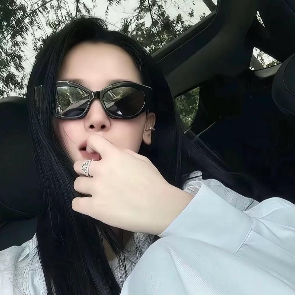 我的头发乱了嘛.