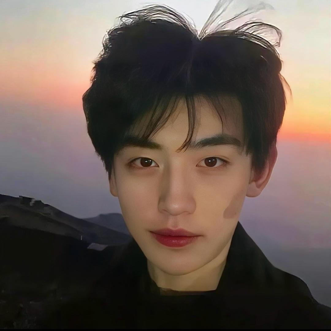 𝙋𝙊𝙎𝙀𝙄𝘿𝙊𝙉