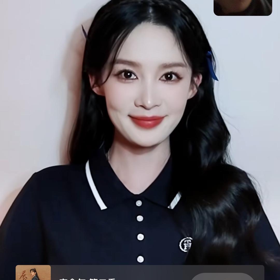 1121