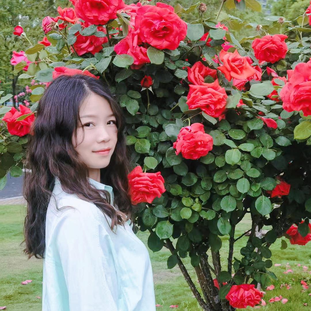 教钢琴的蛋蛋老师