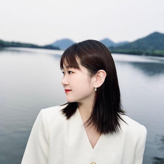 单眼皮的佳奕