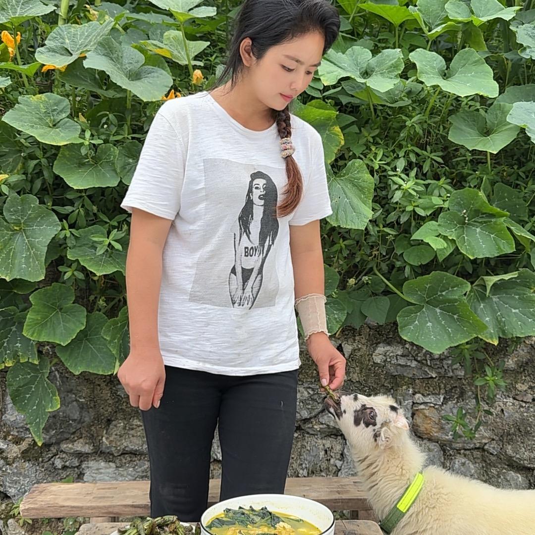 铁姑娘的农村生活