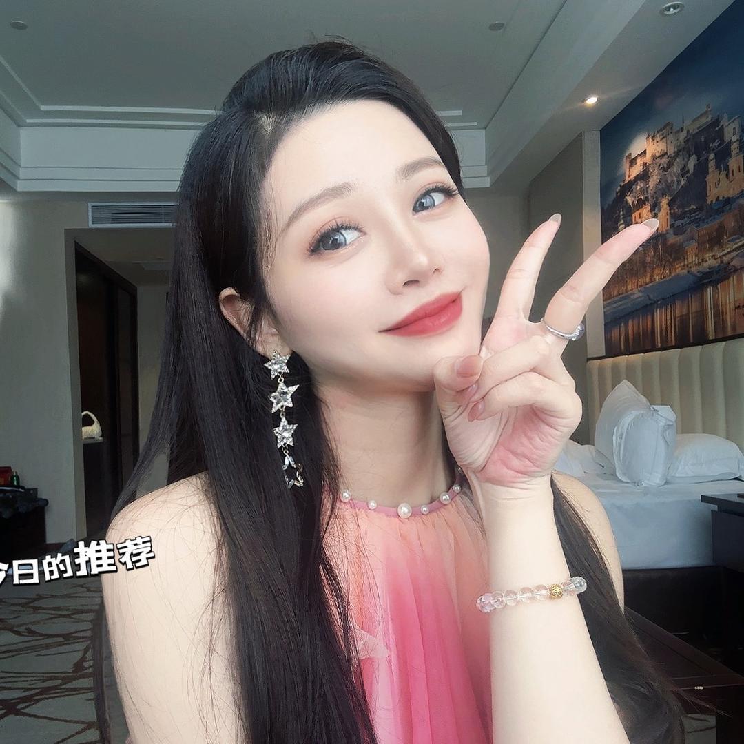 Mandy杨斐斐