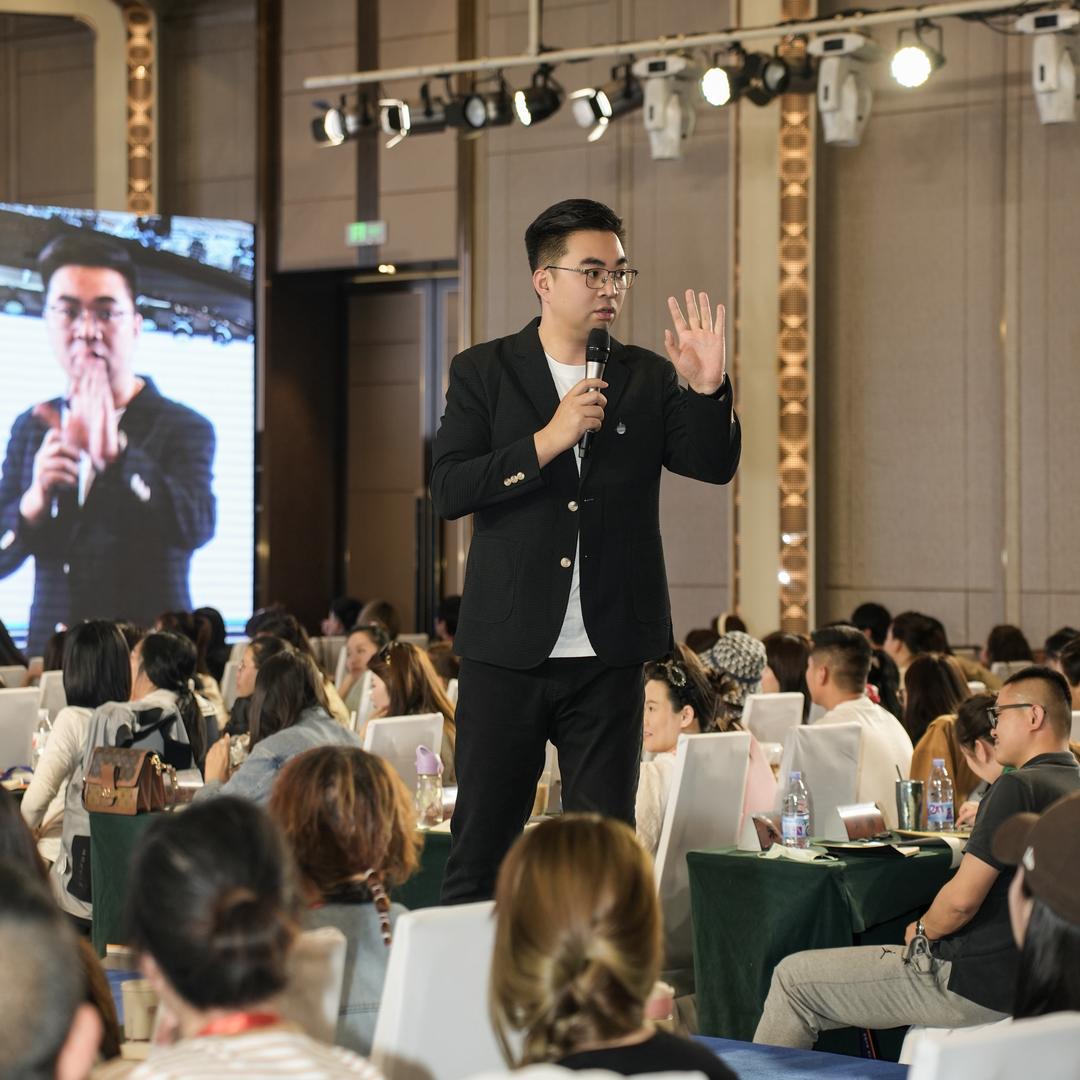 周凯·烘焙商学