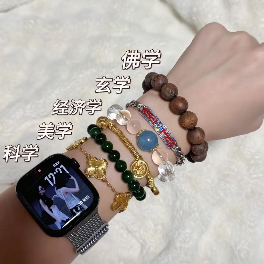 不爱喝水的小妞