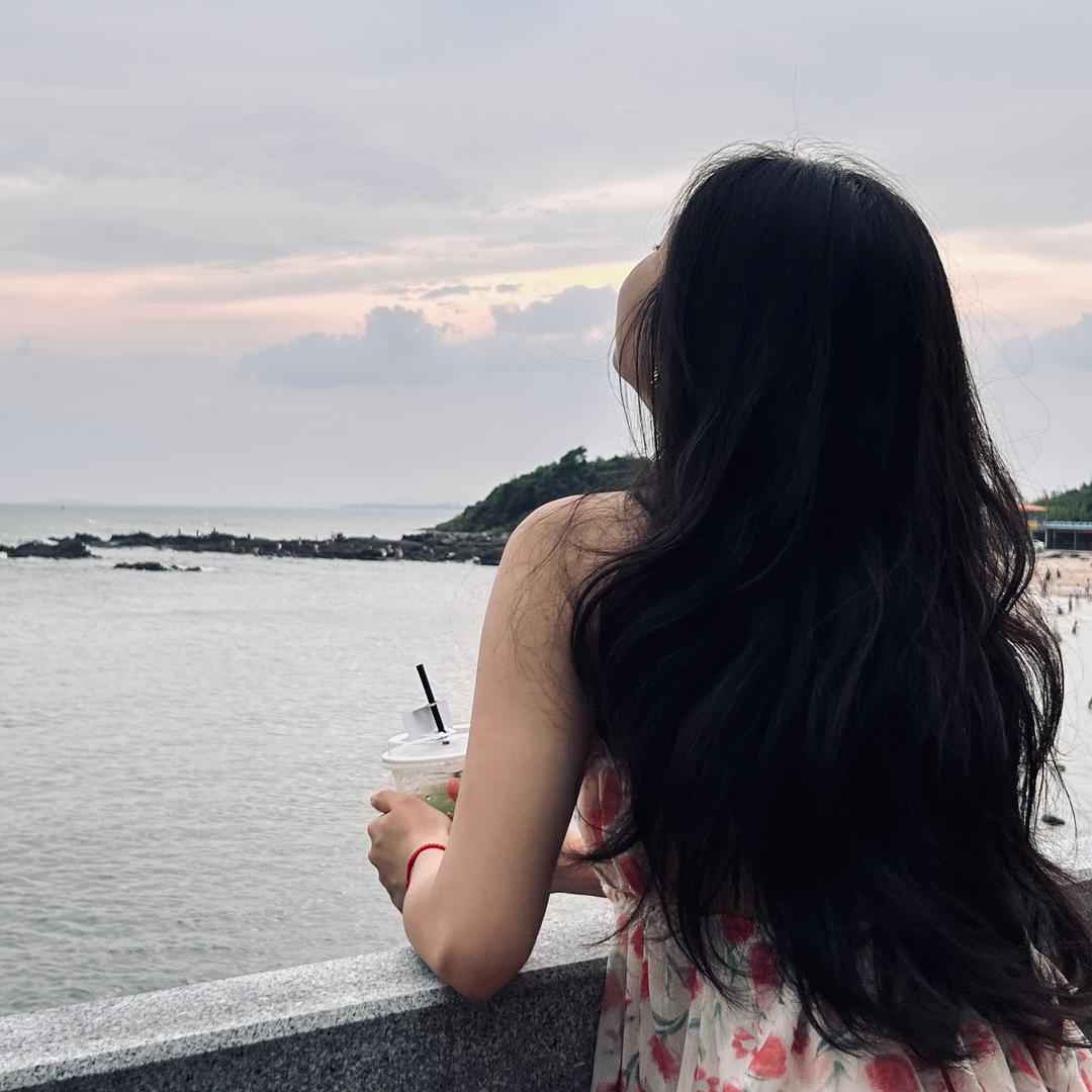 忧郁的小虎牙