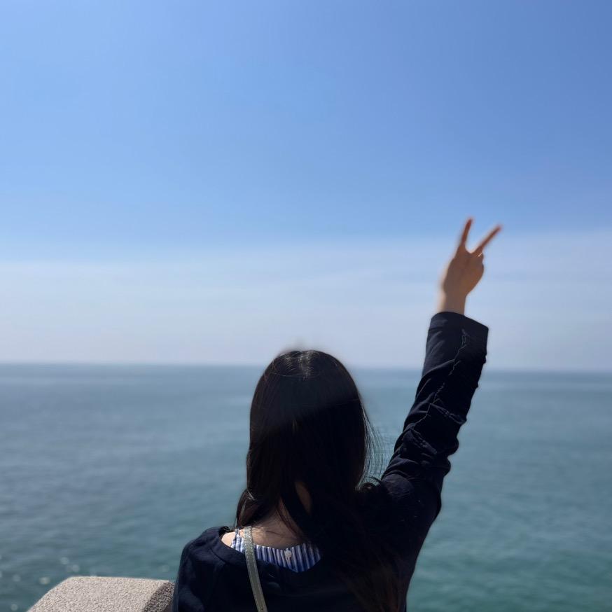 谈笑风生的谭