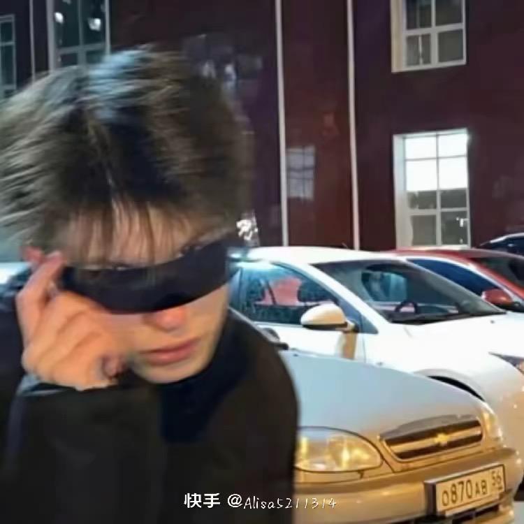 刘 坤