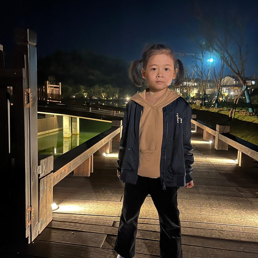 夕颢服饰