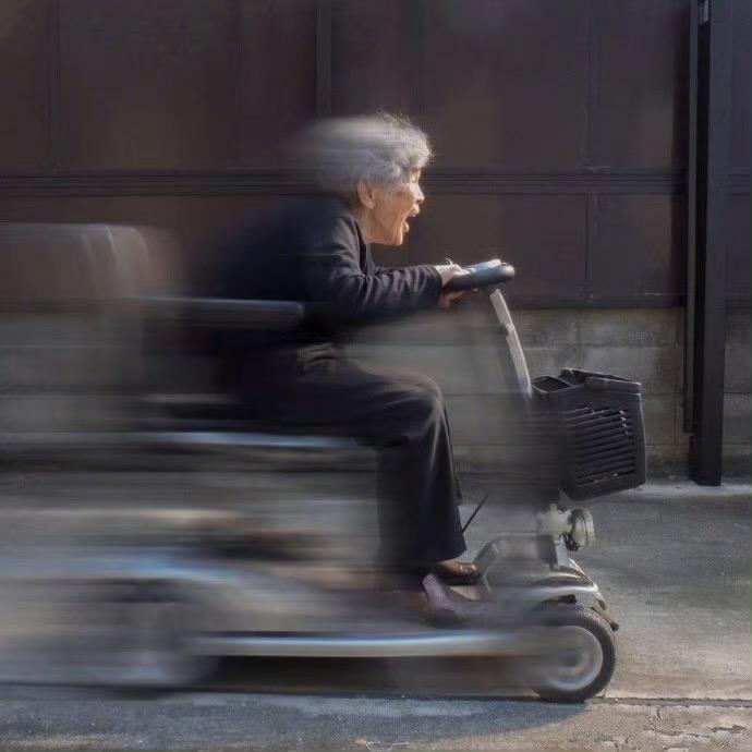 79岁腼腆酒蒙子·