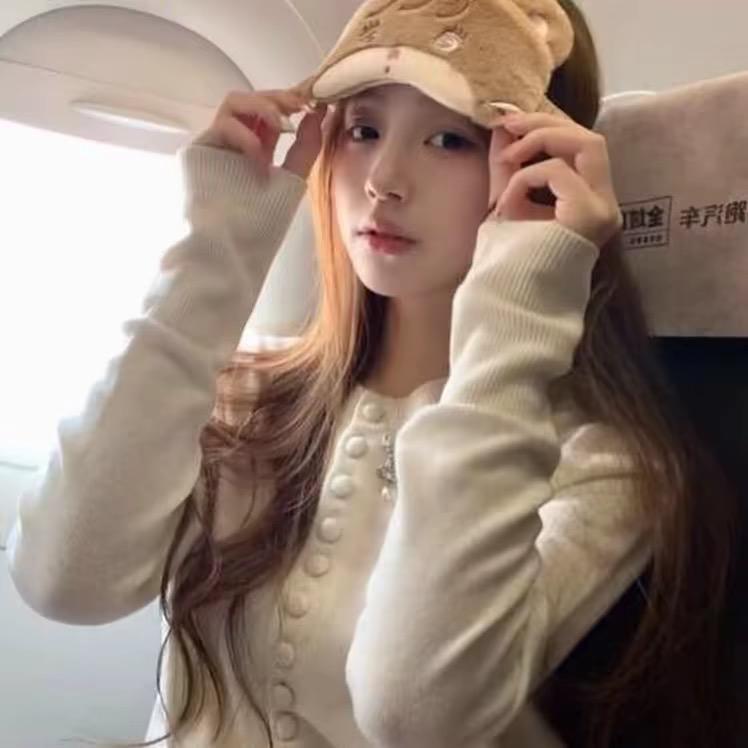 王 董事