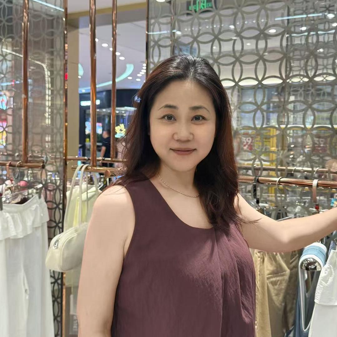 烟台贵夫人女装-徐姐