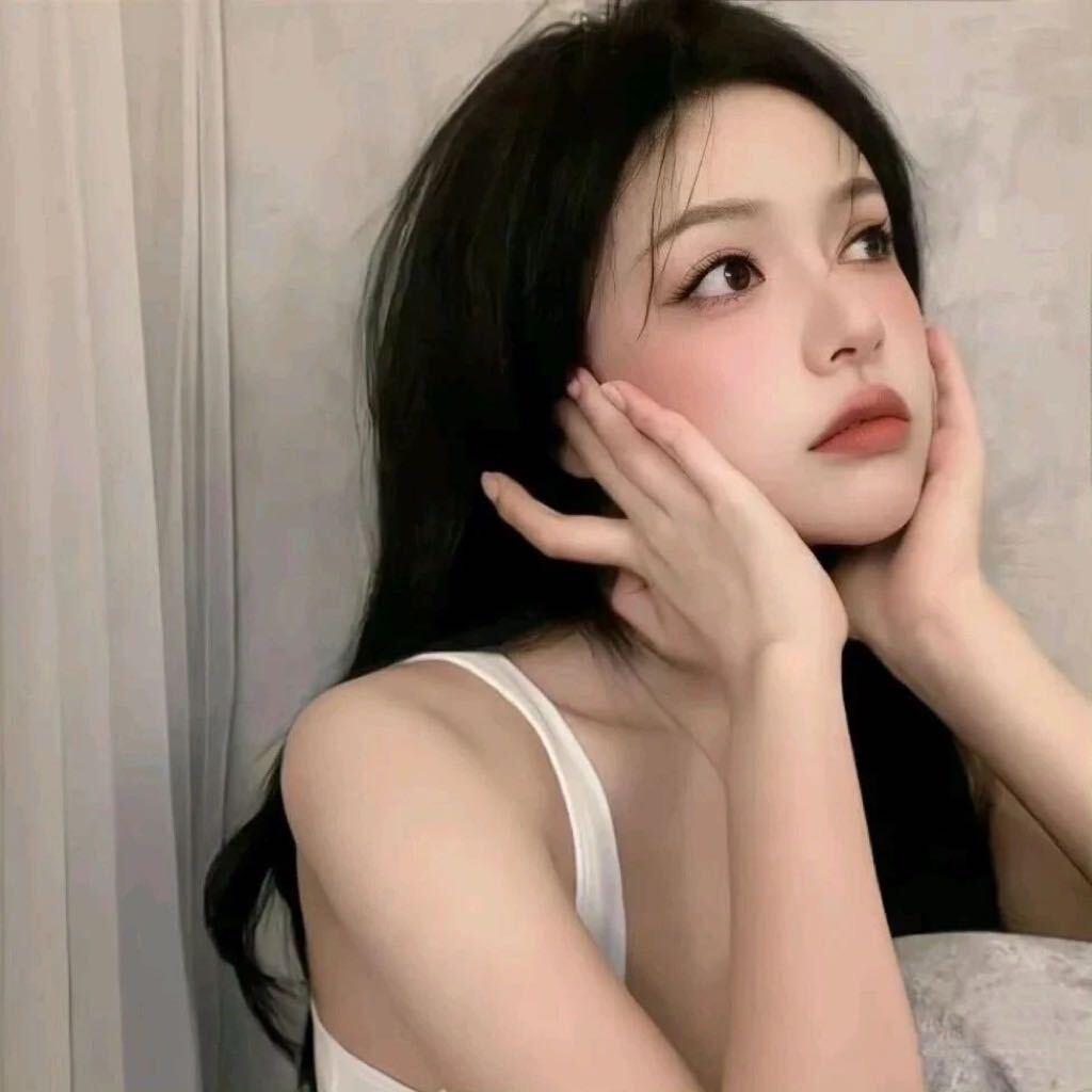 小梁同学๑
