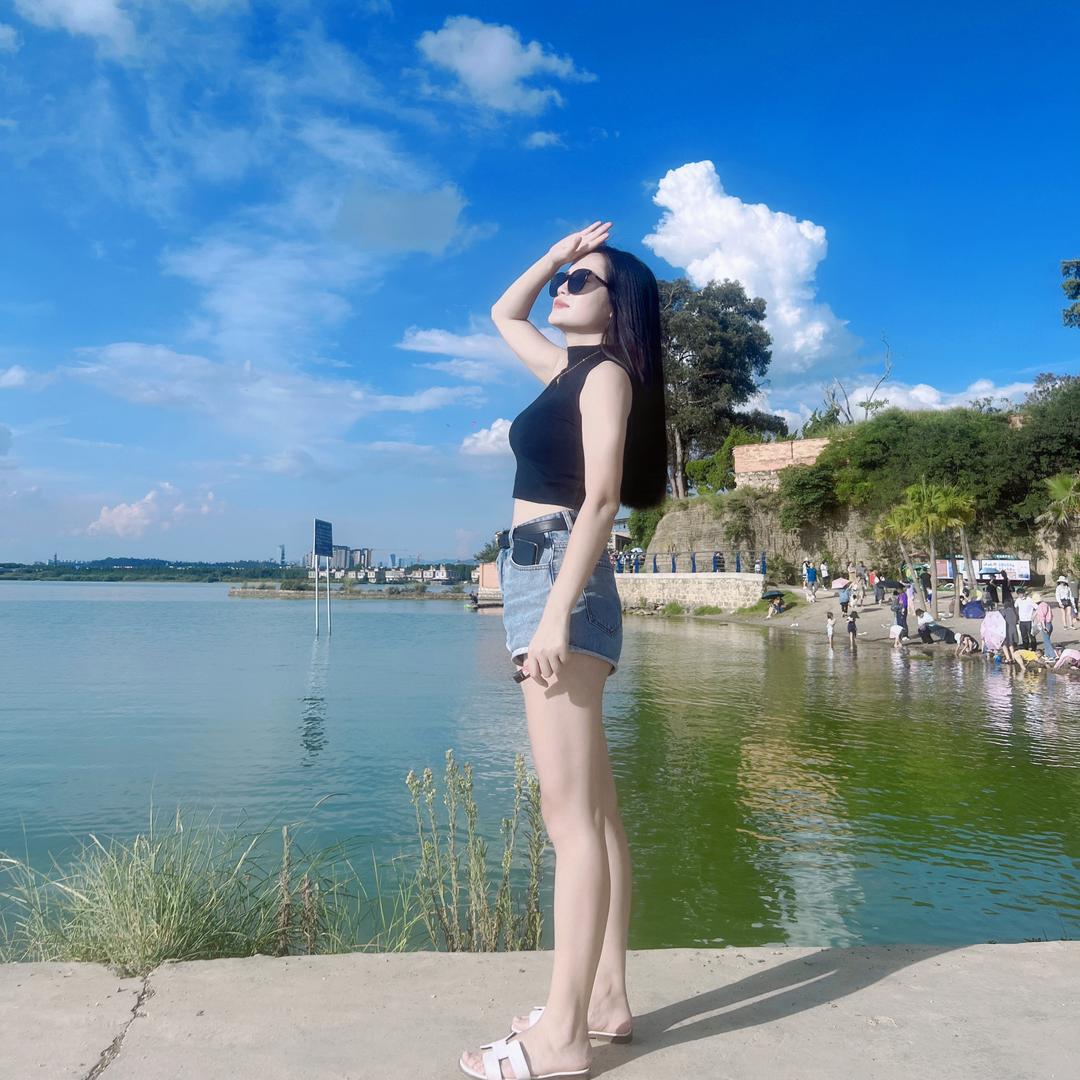 不美不萌🎀