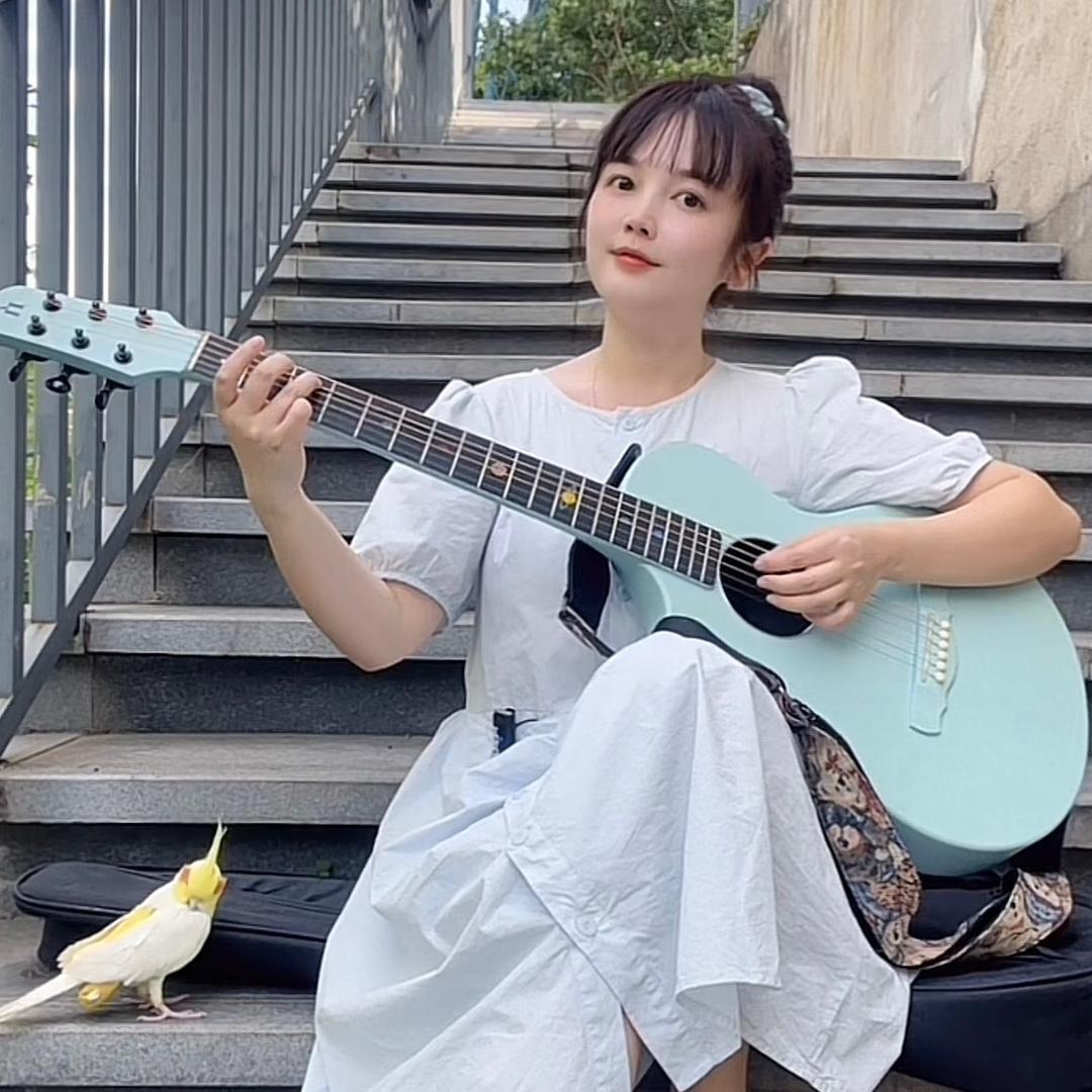懒羊羊弹Guitar