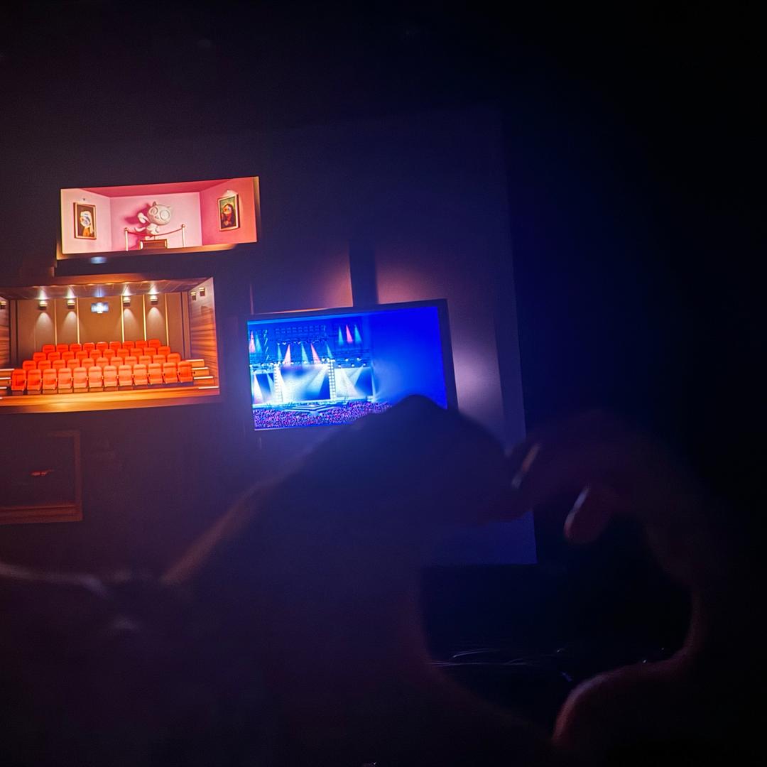 ❕