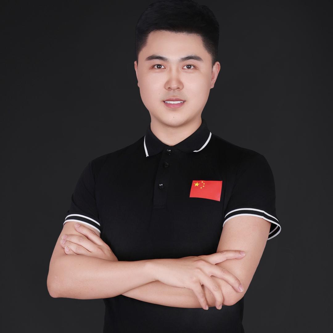 御林军(原铁路)游泳馆朱教练