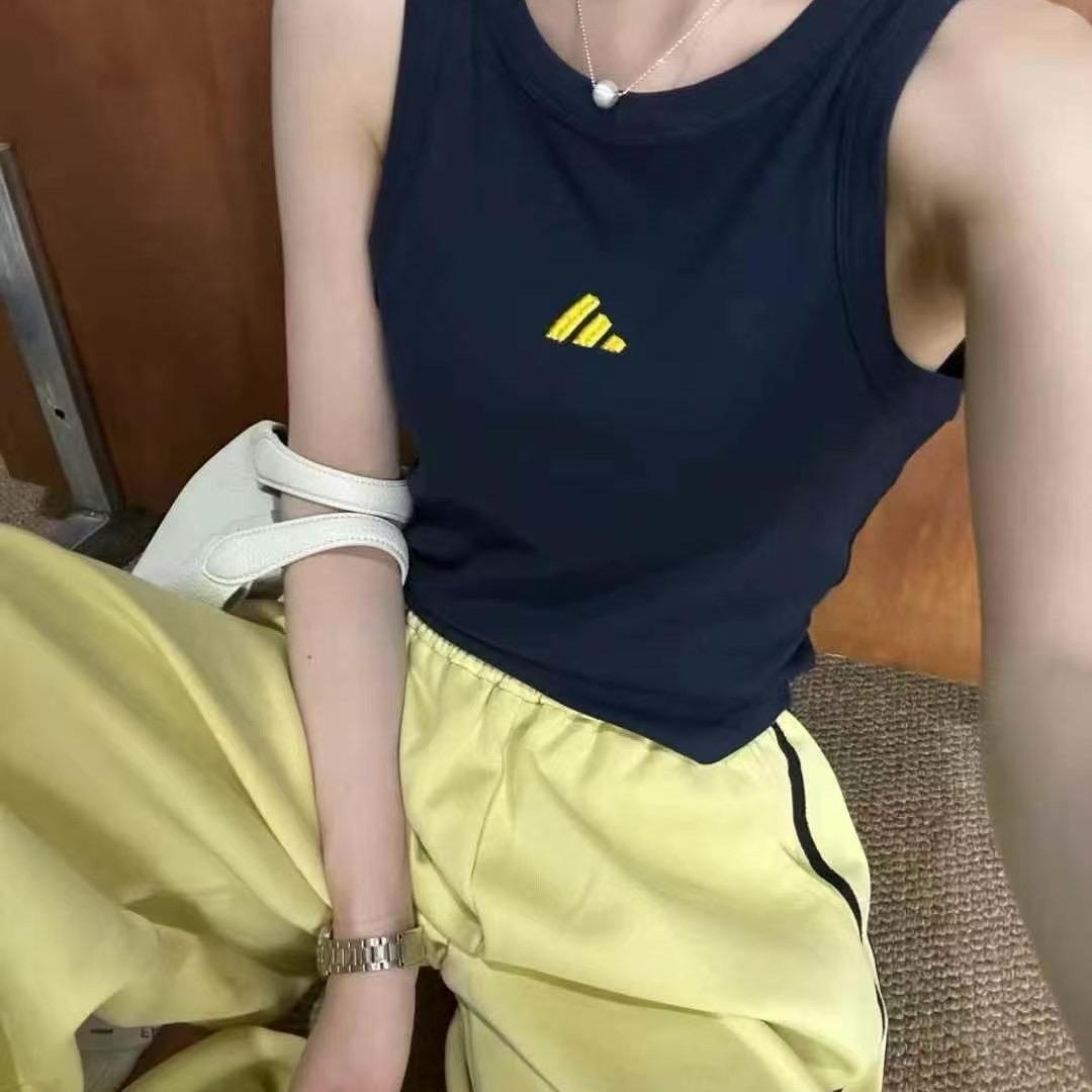 涉县女人街衣家人（每晚8点直播）