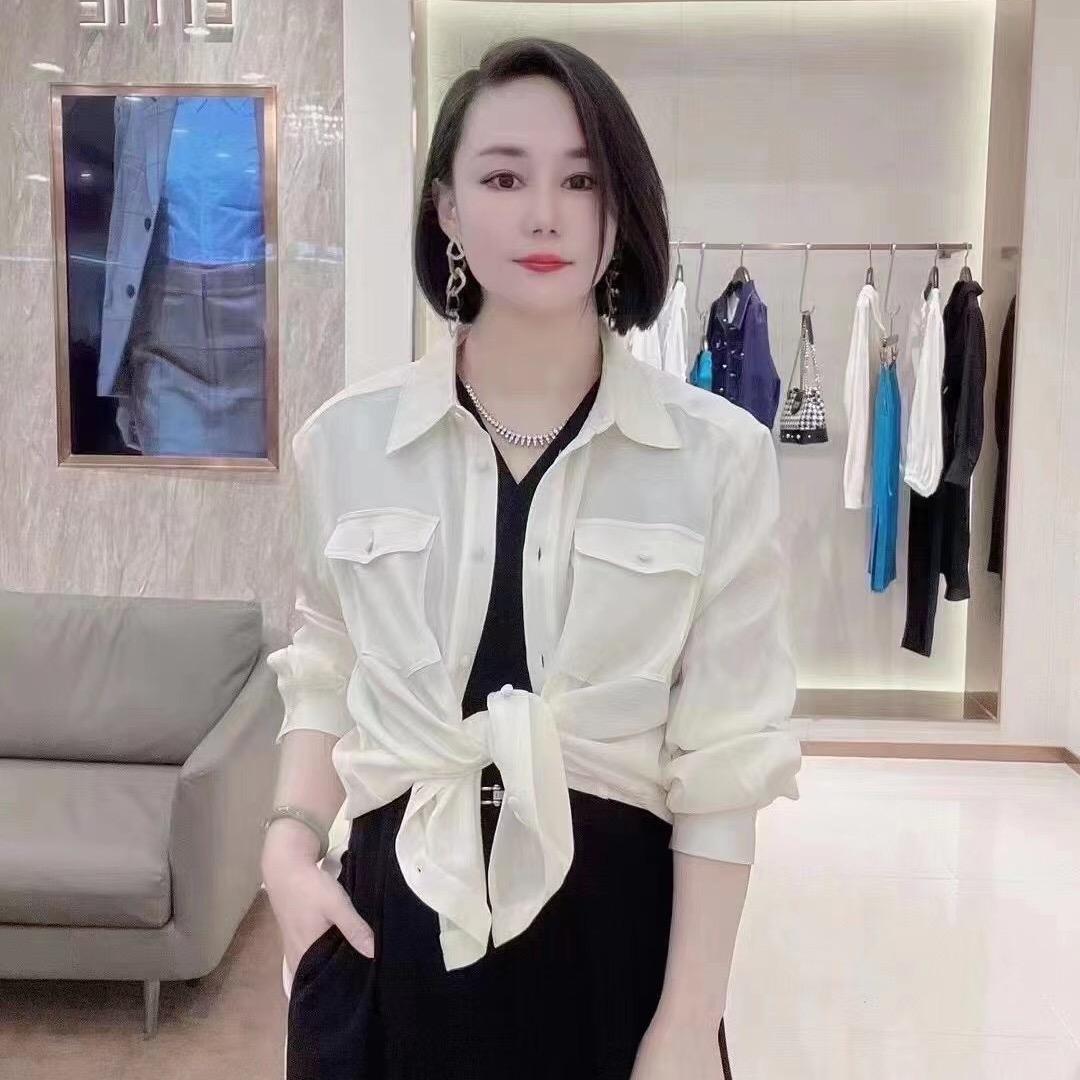 丹阳八佰伴二楼EITIE女装