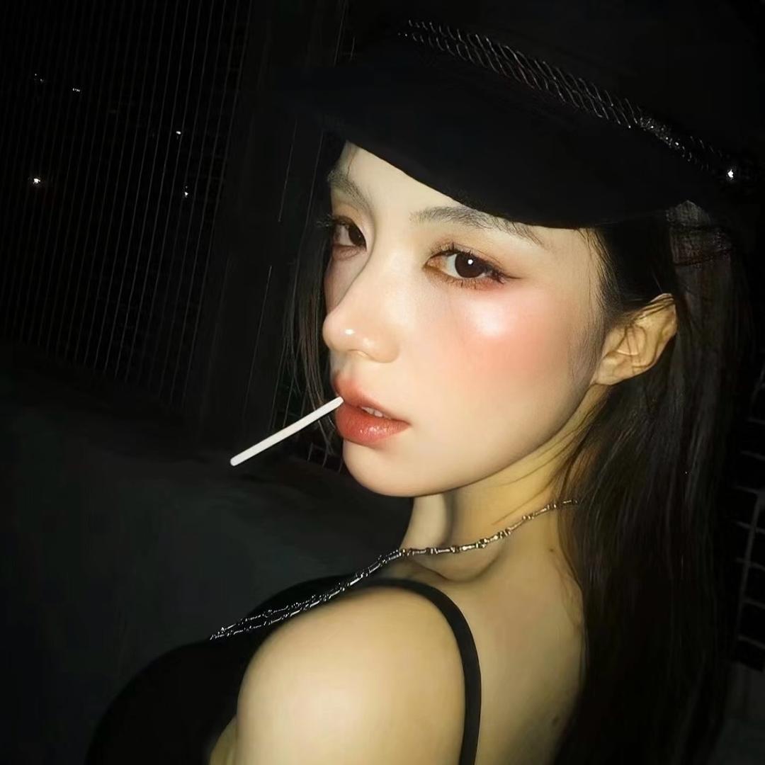 Ceci喝口水