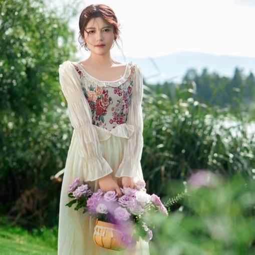 春泥鲜花草木