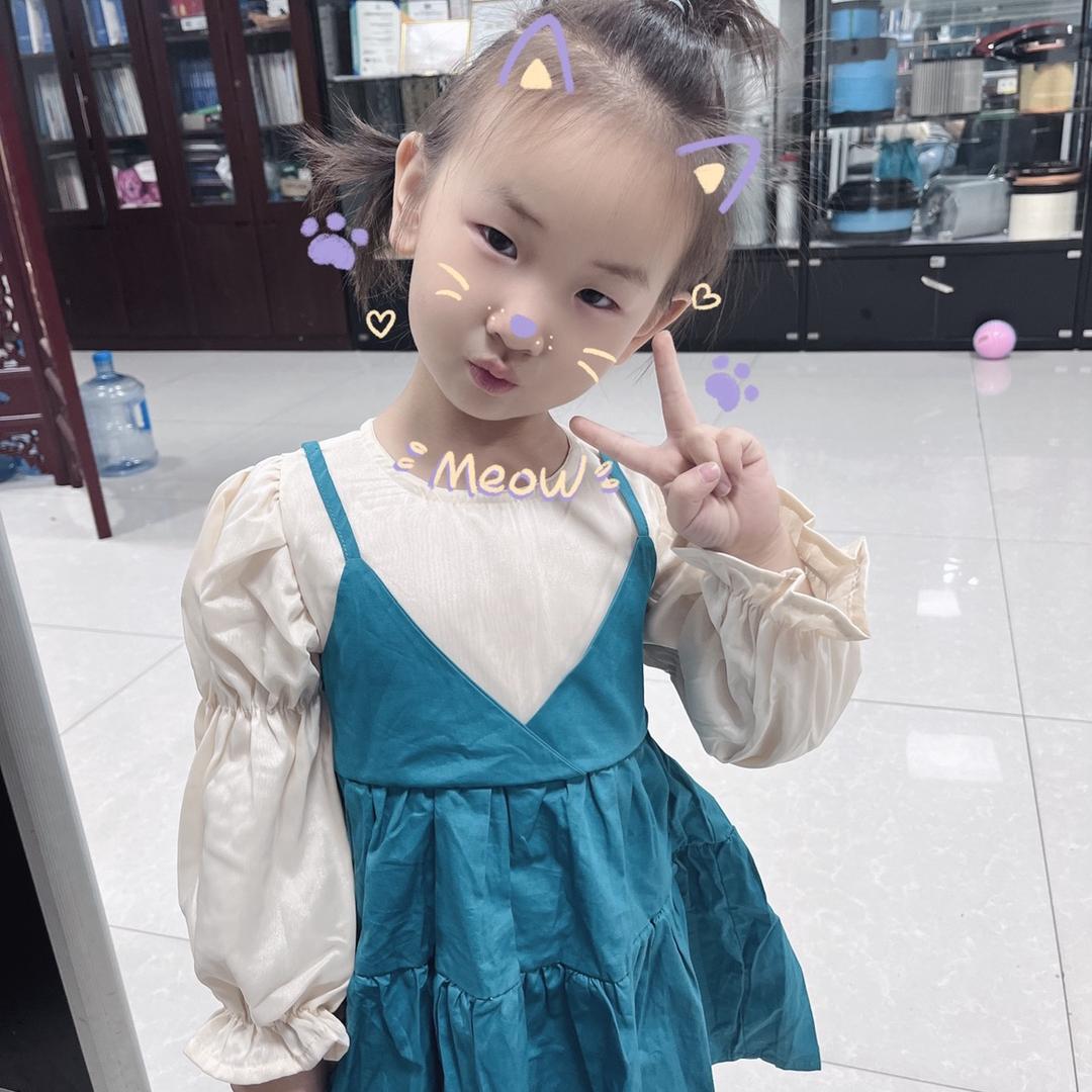 J Lily Y
