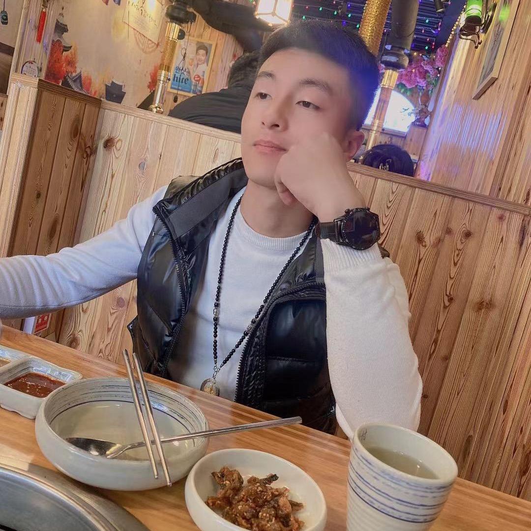 初吻献给小奶嘴