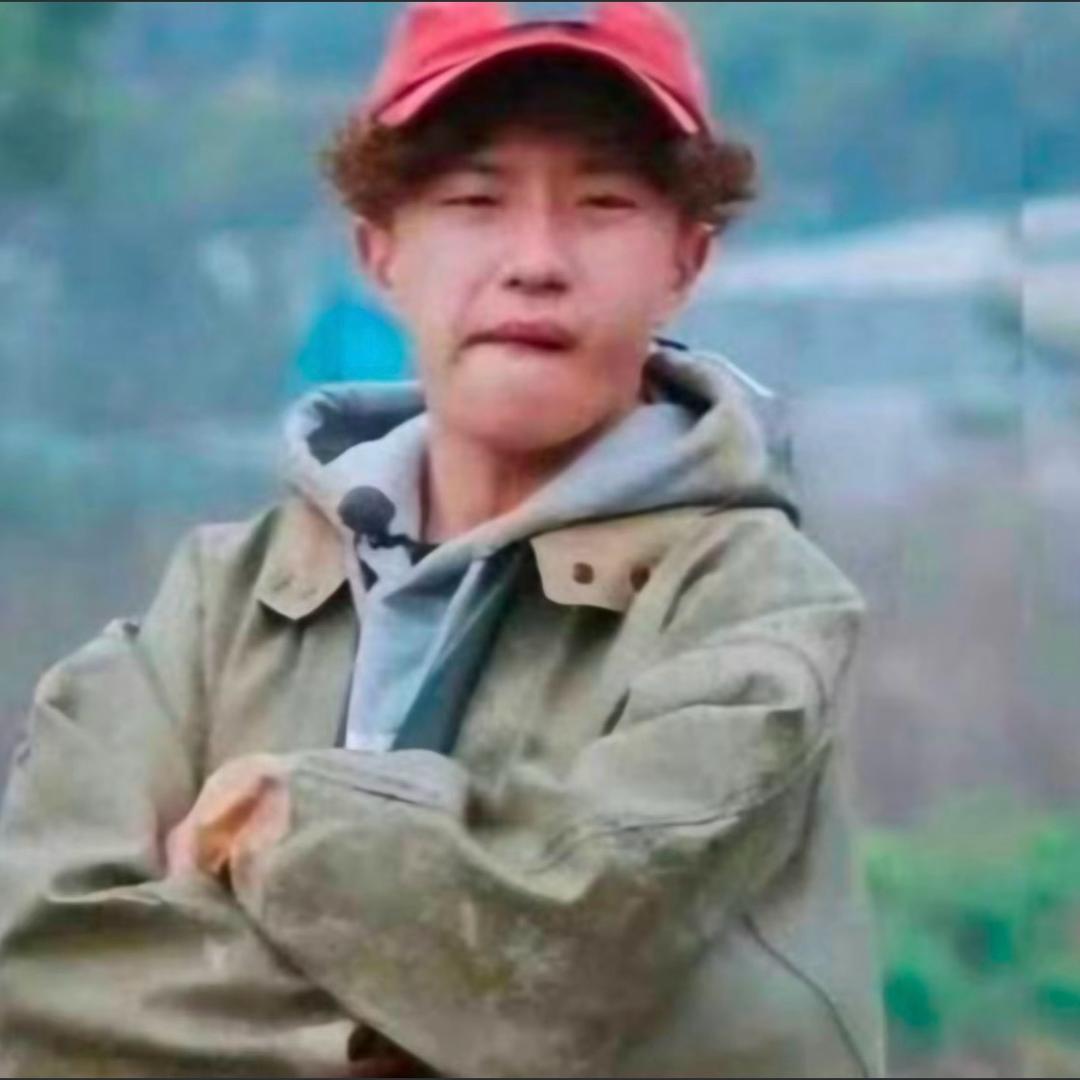 大早上别逼我扇你