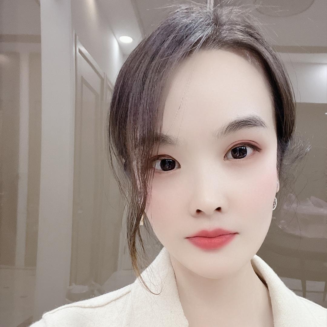 明姐，嘉尊木门，品度门窗
