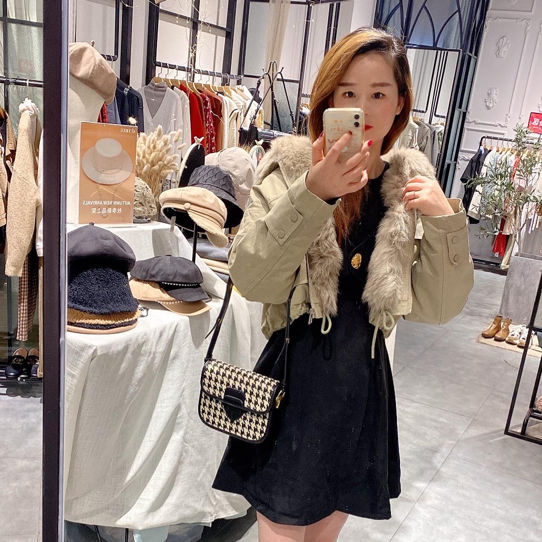 荣💋