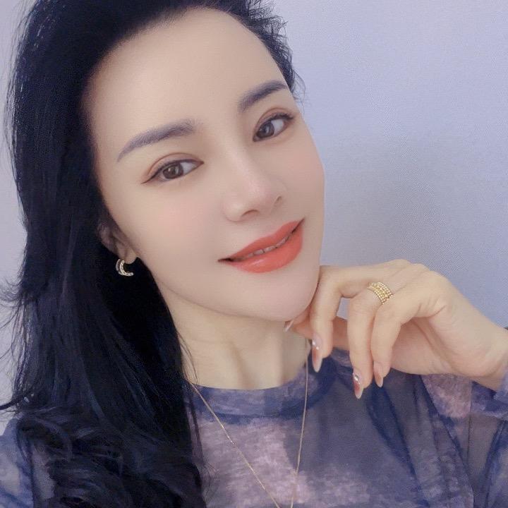 绿丹兰美容院设计总监 红姐