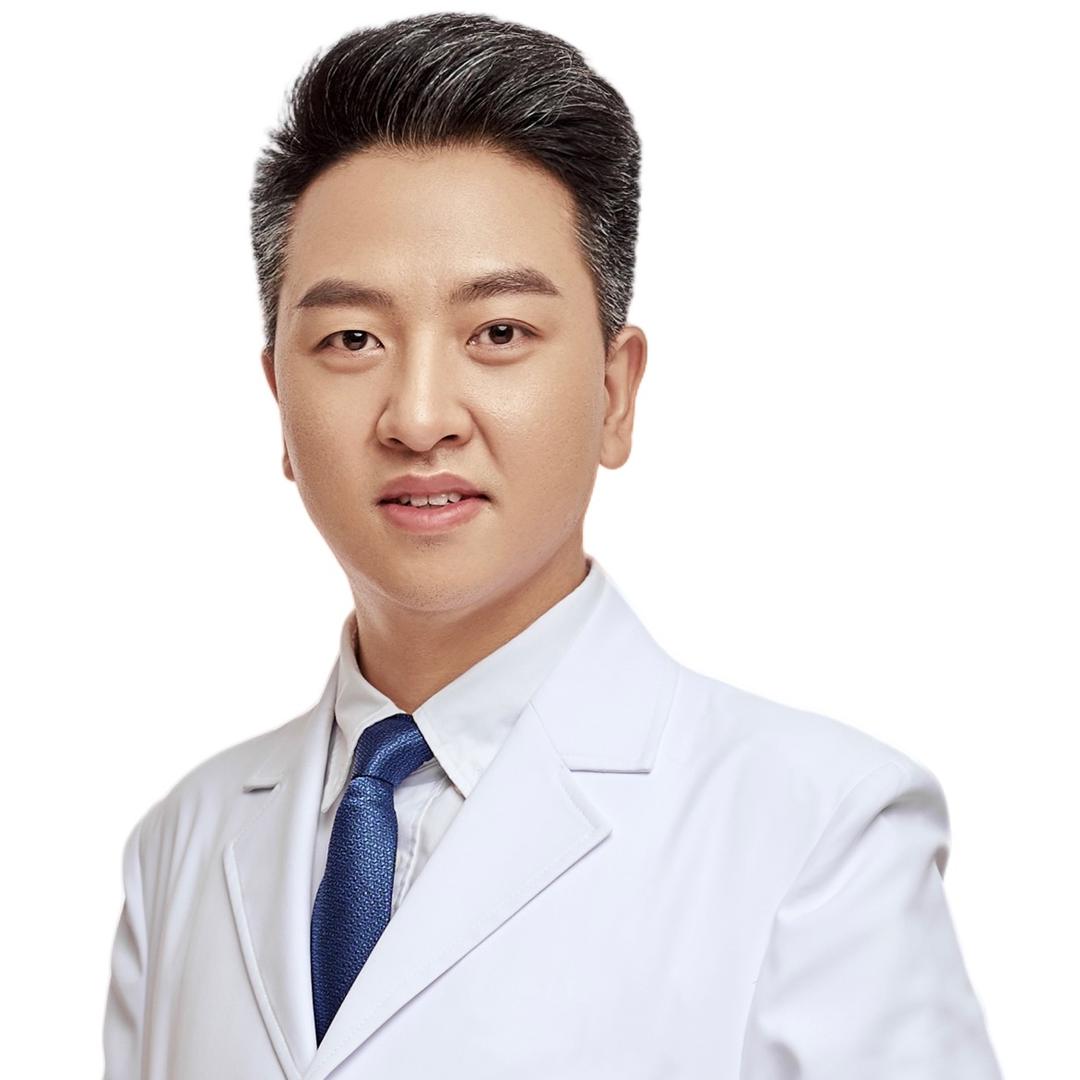 鼻整形医生 胡志成