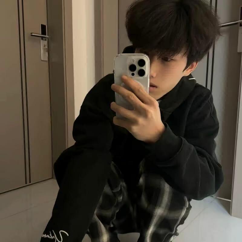 我也不太了解她