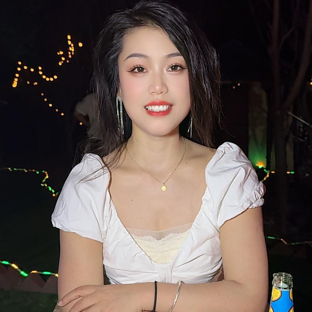 小万万🌻