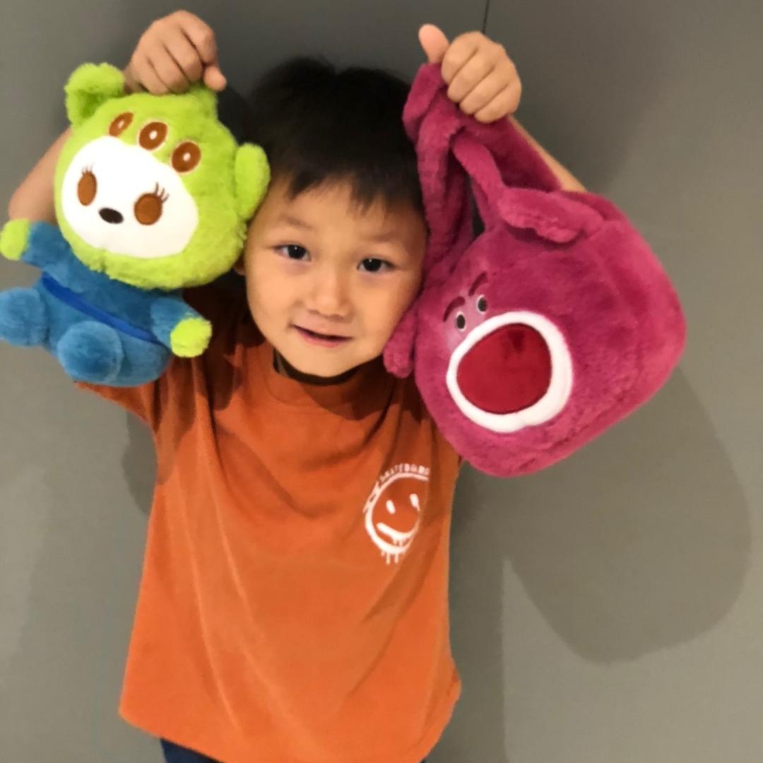 小李有点闹