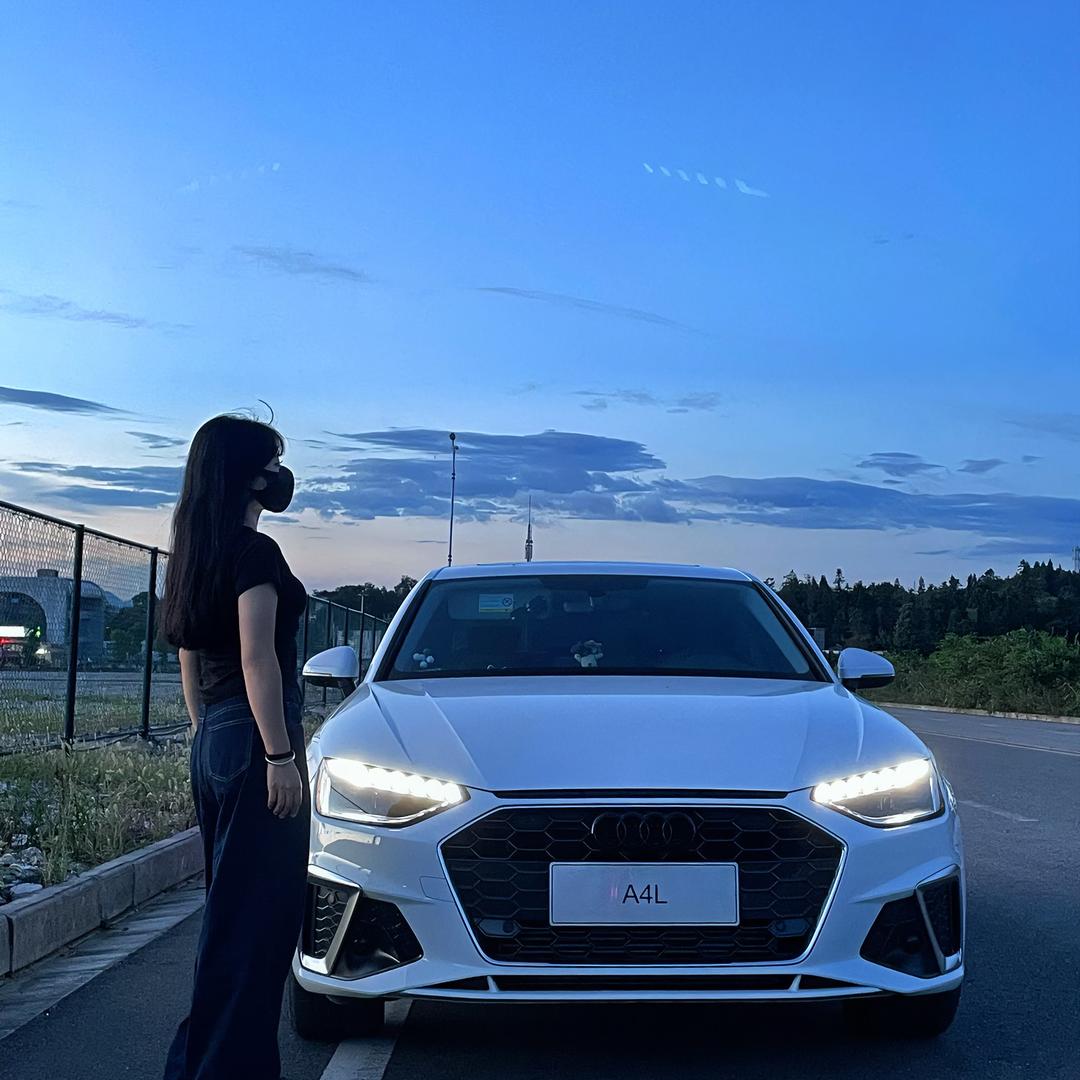 开A4的耶子