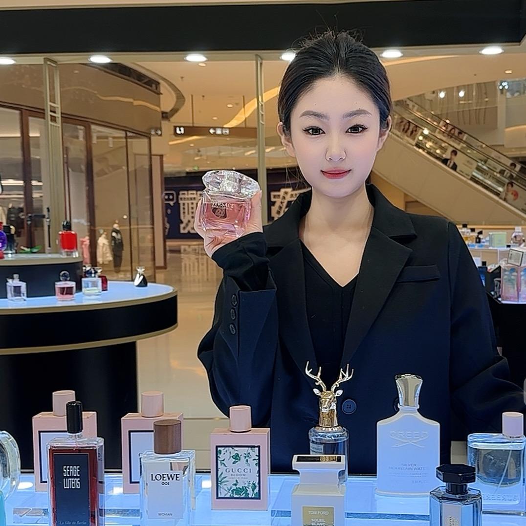 香水专柜佳佳