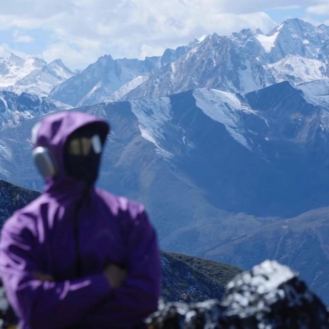 𝑪 𝒓 𝒖 𝒔 𝒉