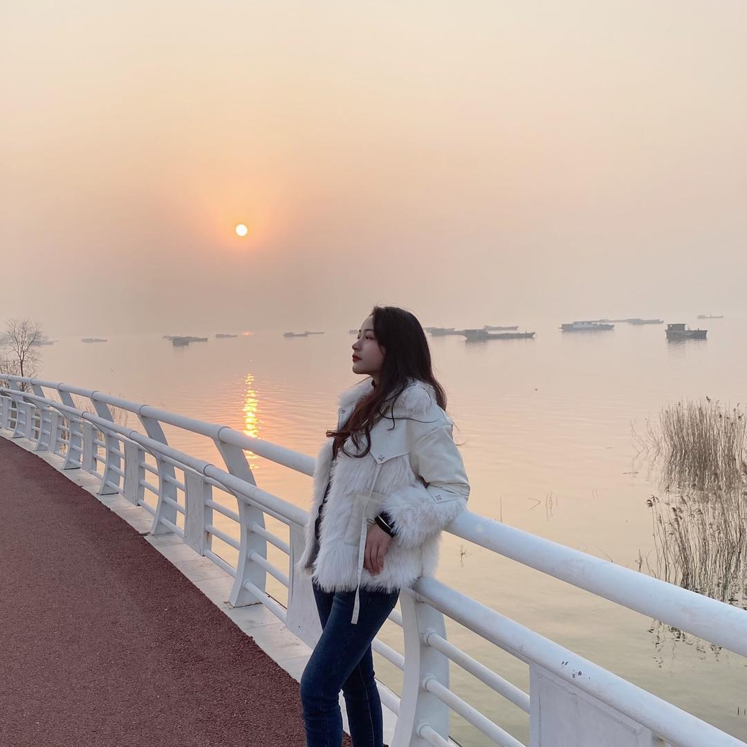 屈漂亮的女装日记