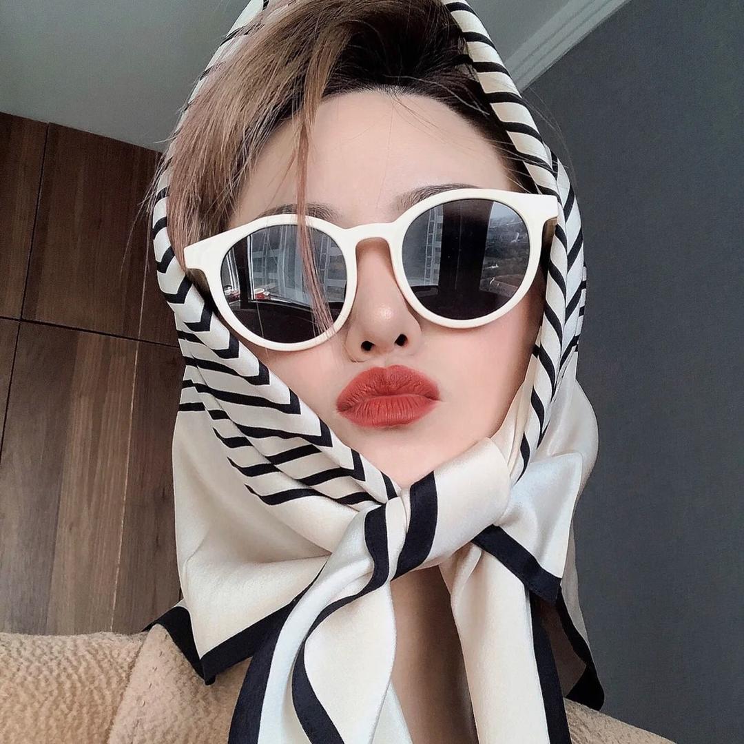 。  -