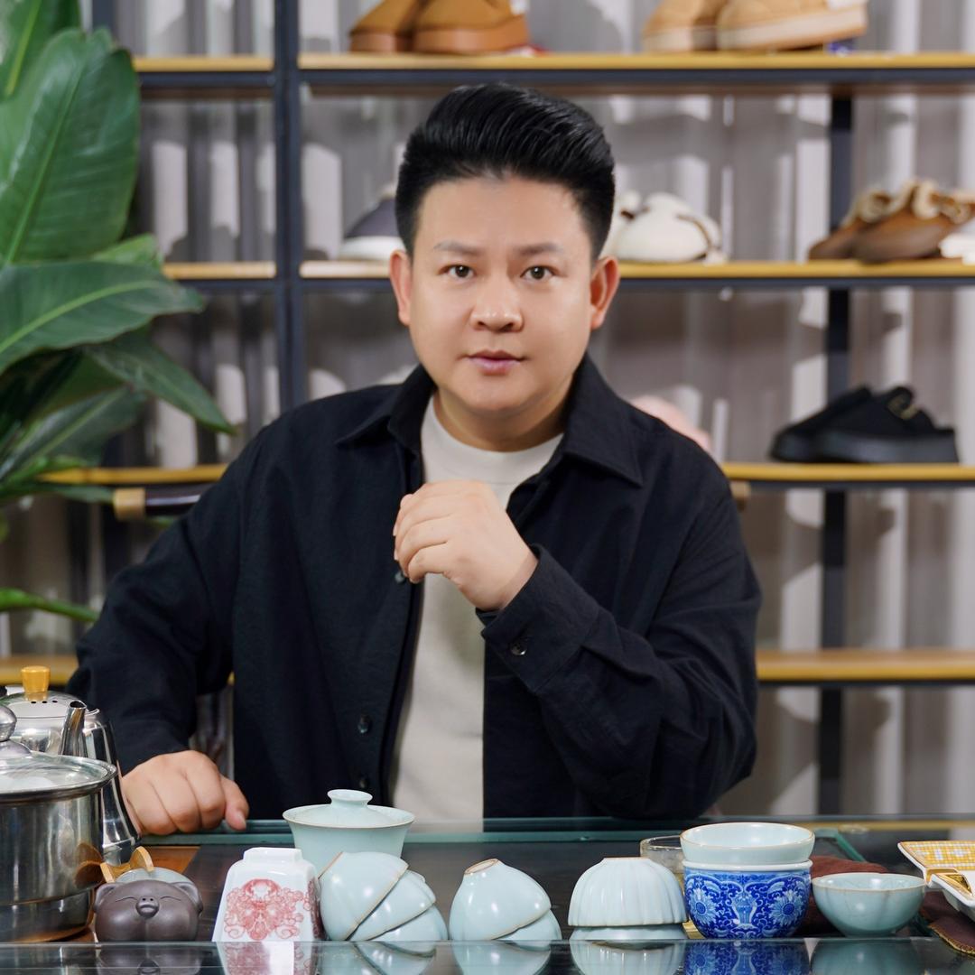 强哥的拖鞋（回力）