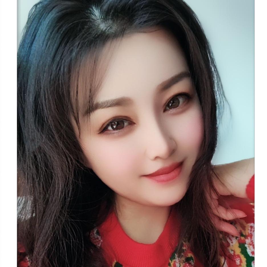 二亮山庄老板娘