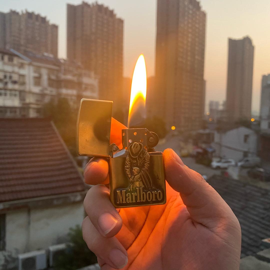 王富贵在玩火