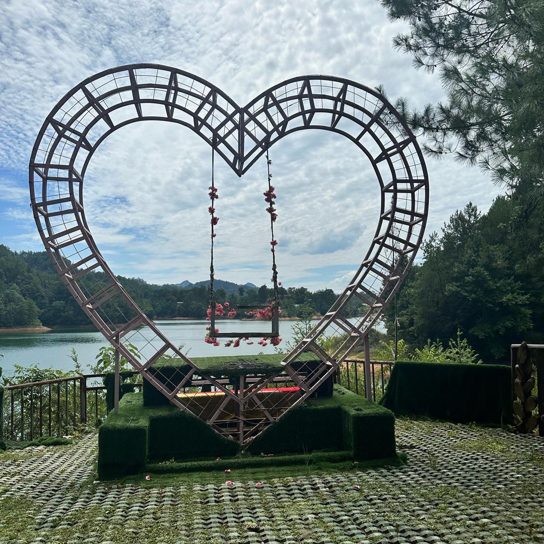 龘麤