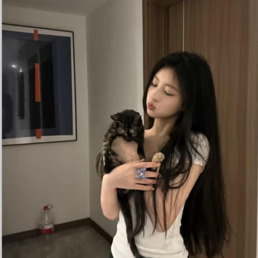 𝘼𝙪𝙧𝙤𝙧𝙖.🐾
