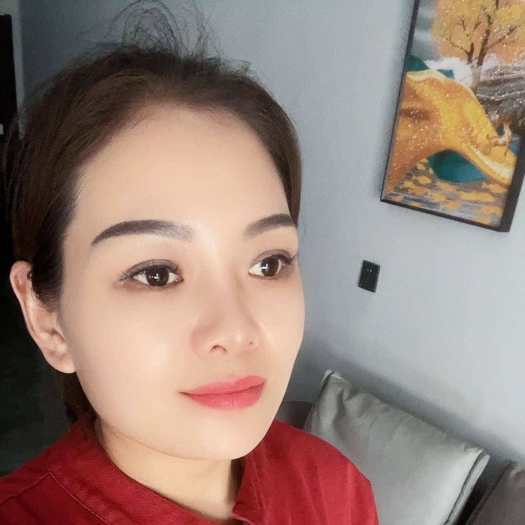 我是个活泼可爱开朗的妈咪