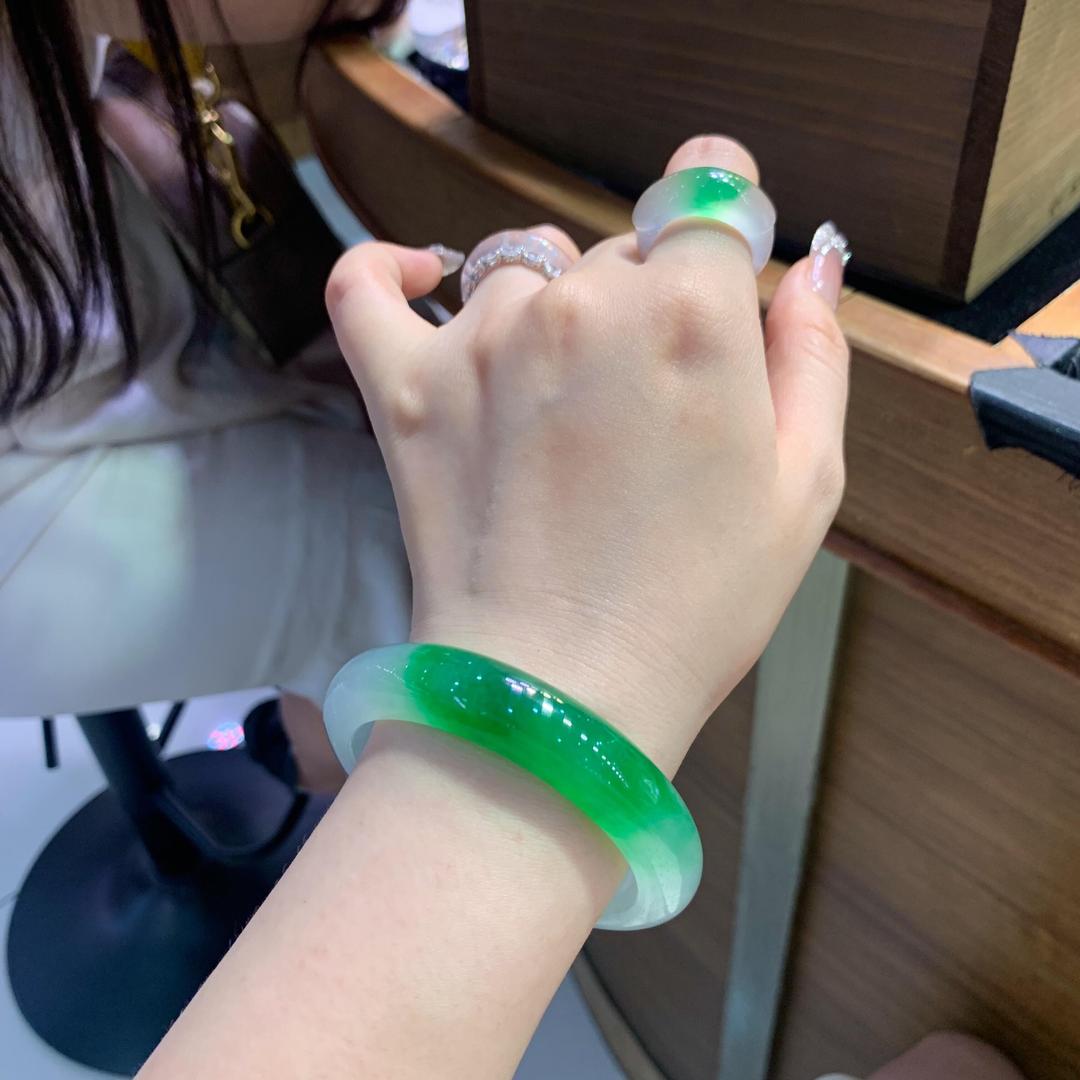 平价翡翠搬运工