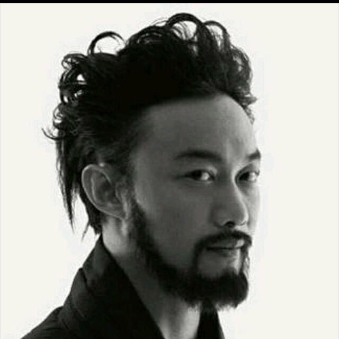 卑微戏子、唱不出幕幕离殇