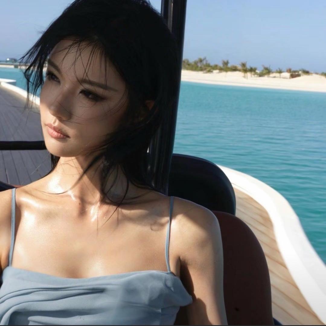 头发炸毛了