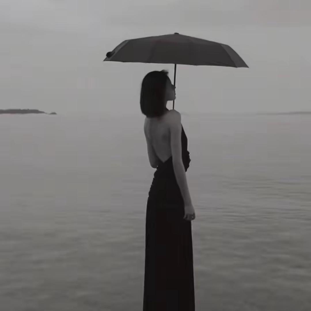 溶溶RONGRONG穿搭分享